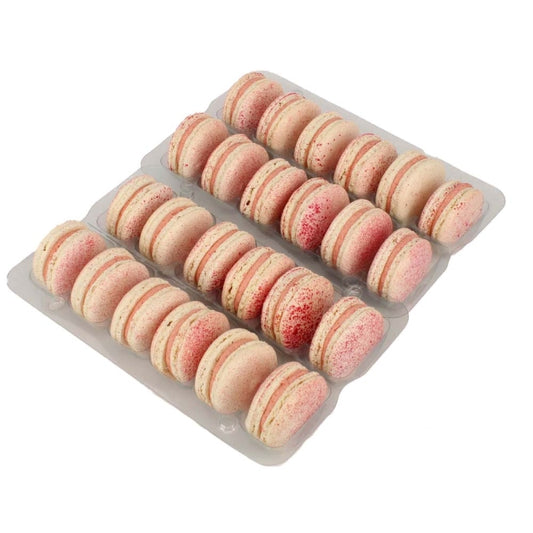 STRAWBERRIES & CREAM MACARON SELECTION